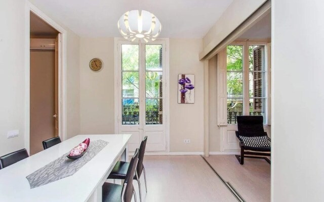 Trendy 3 Bedroom Flat in Central Area