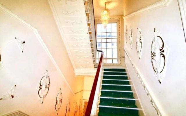 HFS Studio Next To Hydepark L27