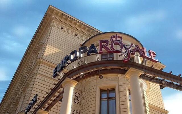 Отель The Benjamin House