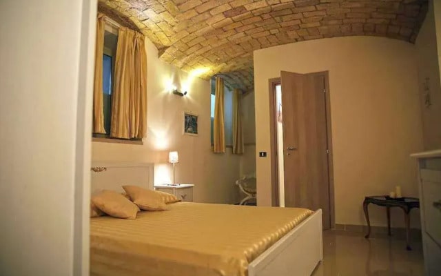 74 Crescenzio House
