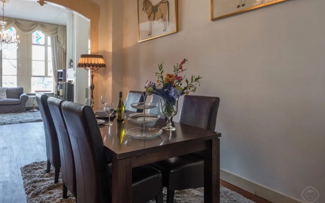 Brouwers Canal apartment