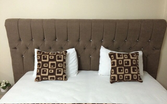 Black Bird Suite Hotel