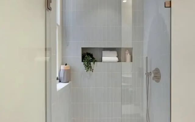 Stylish Earl's Court Studio Plus Patio