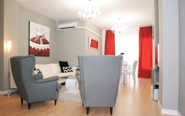 Amazing City Center Apartment