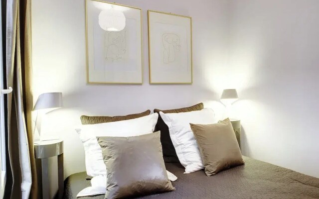 Paris Marais Central Residence