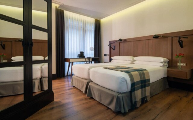 Отель Only YOU Hotel Atocha