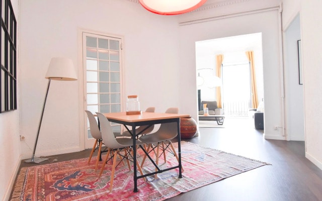NEW REINA CRISTINA in Barcelona