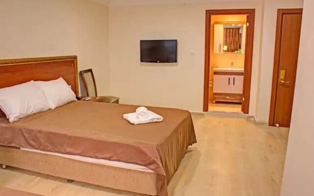 Hotel Real Life