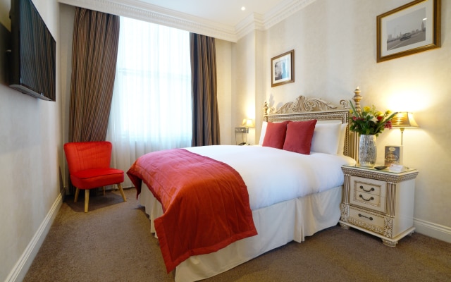 Ashburn Hotel