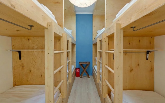 HQ Hostel