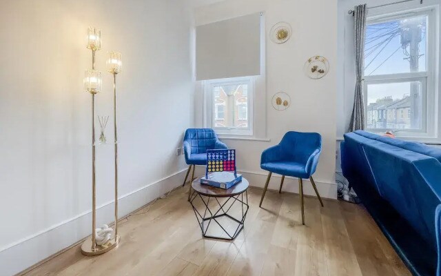 Apartment-sleeps6-parking-internet