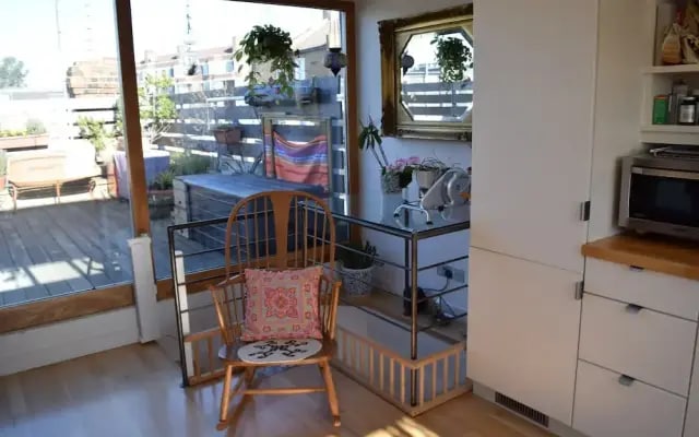 3 Bedroom Mews House in West London
