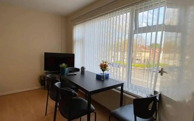 Modern 1 Bed Apartment - Leafy Chorlton Suburbs