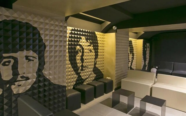 Sant Jordi Hostels Rock Palace