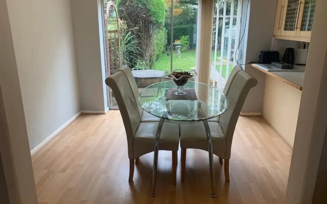 Stunning 3-bed House in Cheadle