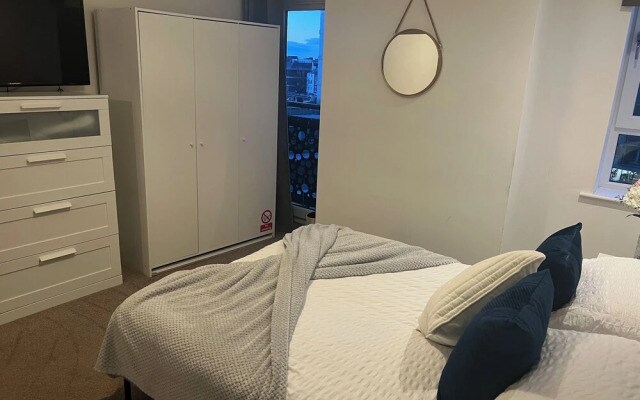 HU1 Hull City Centre Modern Apartment H9