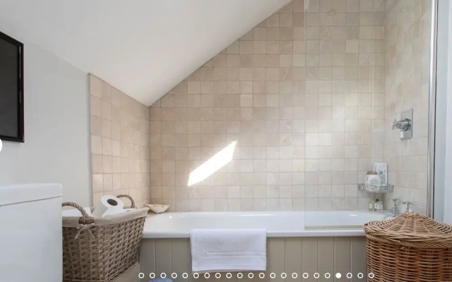 3-Bedroom Mews House with Optional Parking