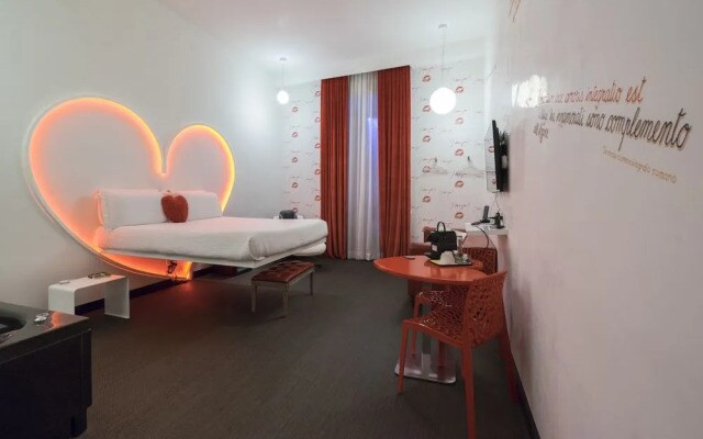 iRooms Jacuzzi Suites