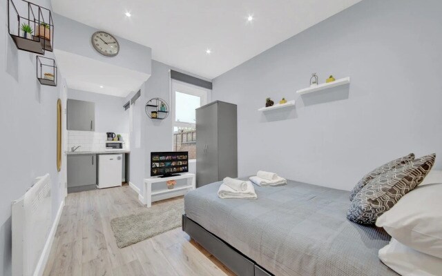 Serviced Ensuite Room In West Drayton London UB7