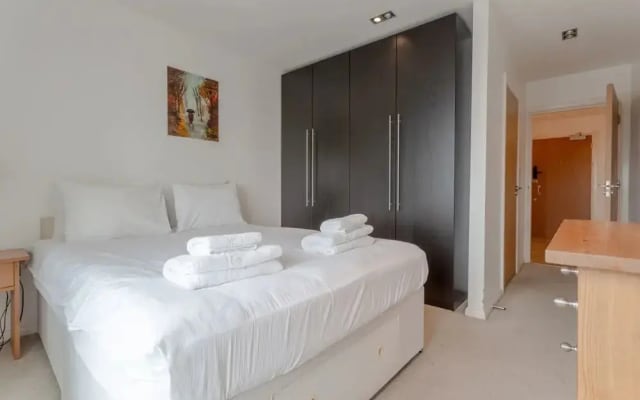 Luxury 2 bedroom Apartment London - RGB 65378