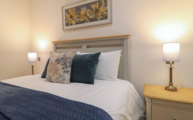 Oakwood Mews