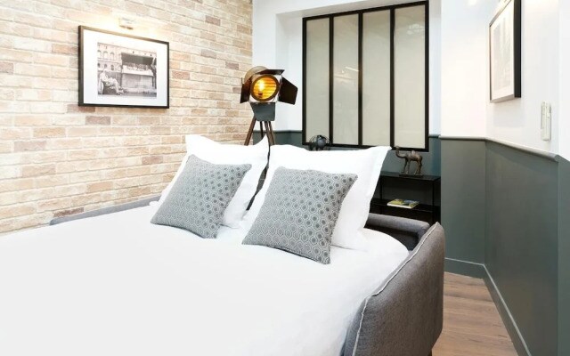 Luxury AC 3BDR Le Marais I by Livinparis