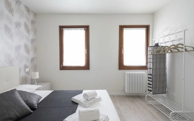 Apartments in San Marco with Canal View by Wonderful Italy