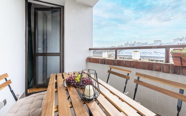 Cozy Apartment with balcony near Museum