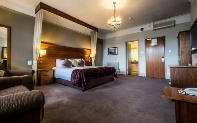 The Bridge Hotel Greenford