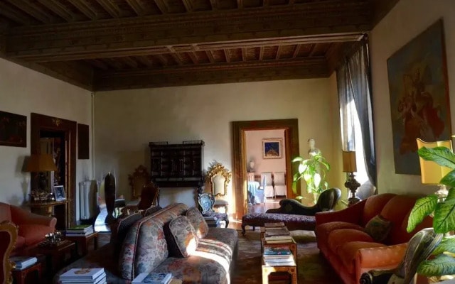 Exclusive Cairoli Apartment