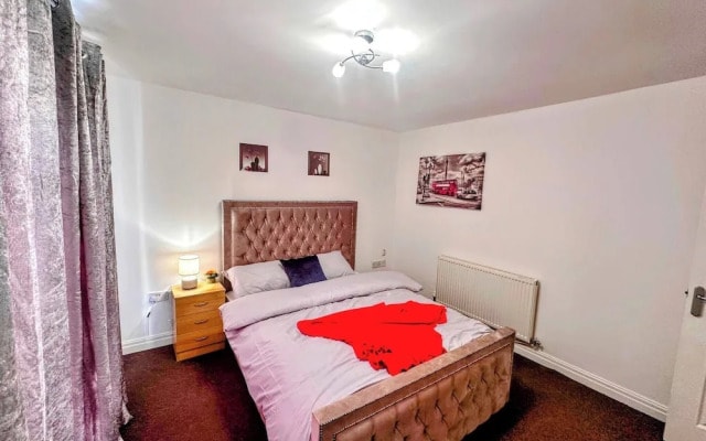 Contractor-friendly 2BR Gem Wi-fi & Free Parking