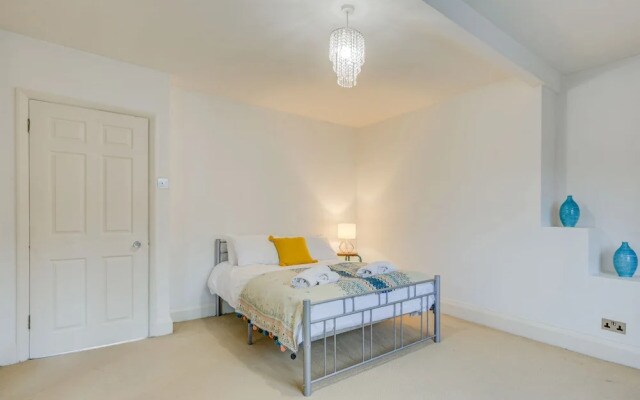 Kings Road Apartment