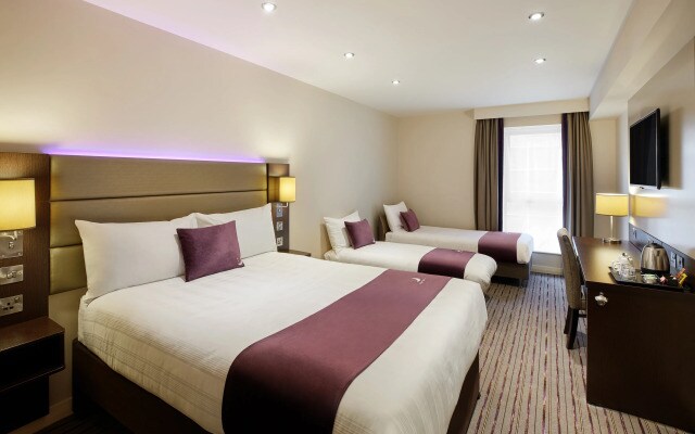 Premier Inn Macclesfield North