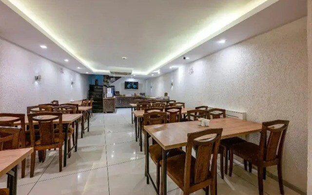 Saray Hotel