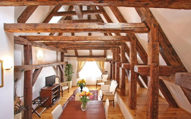 Chateau 9