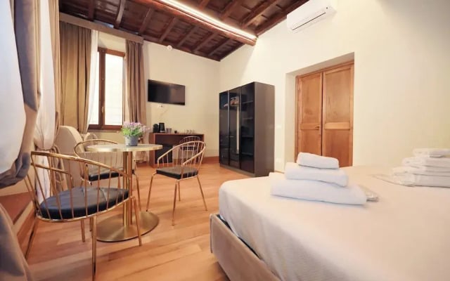 Golden Pantheon Rooms
