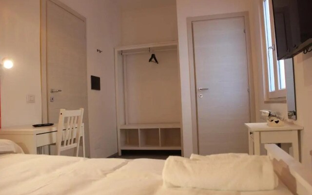 Roman Sunrise Rooms