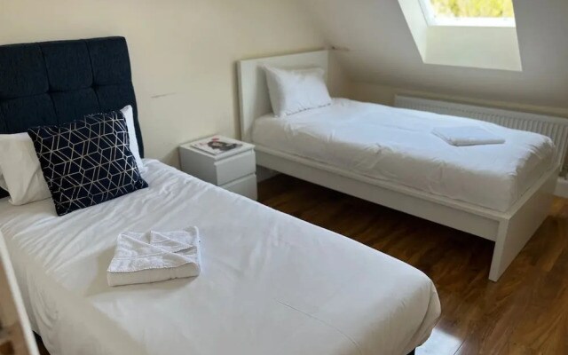 RC Airport Rooms