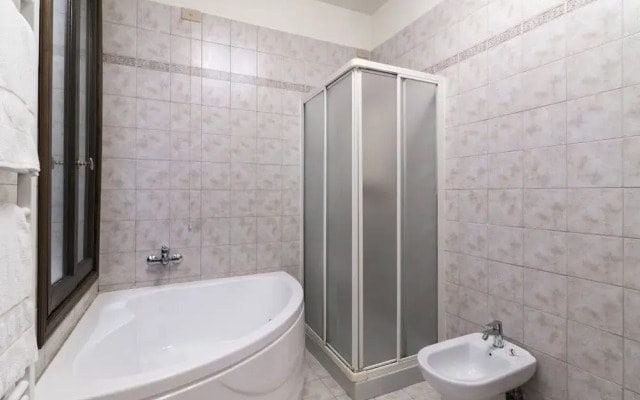 Santi Apostoli Venice Apartment