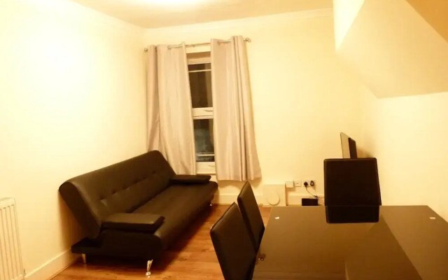 SS Property Hub - Canary Wharf Apartment