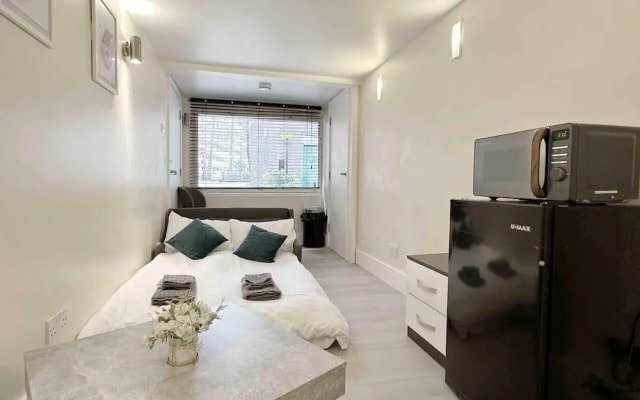Remarkable 1-bed House in London