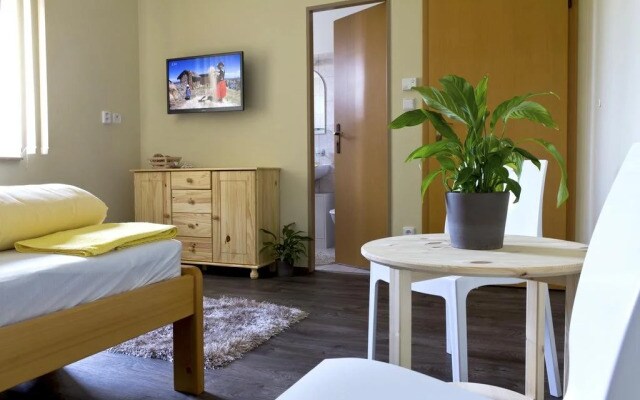 NA LOUCE Restaurace + Penzion