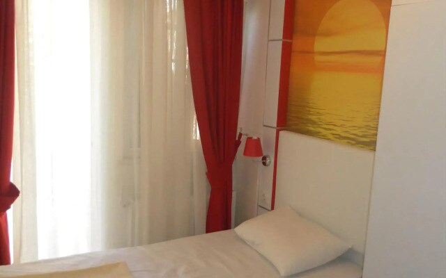 Hotel La White