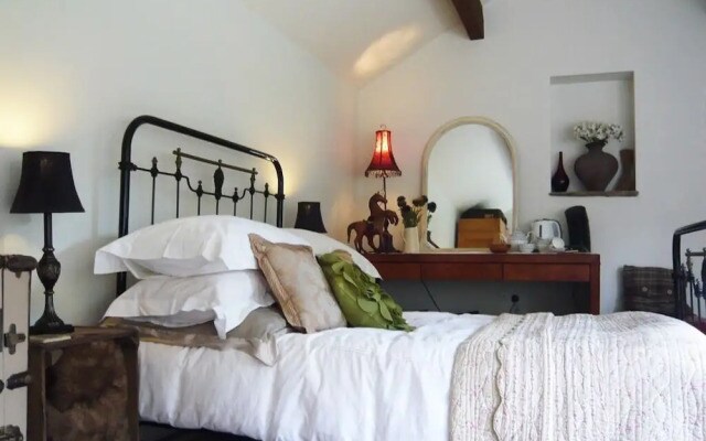 Fuchsia Bank Cottage