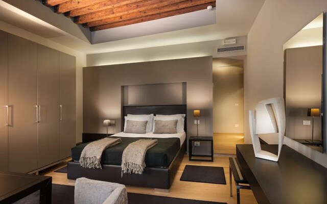 The Charming House DD724
