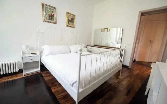 Testaccio Luminous And Large Apartment