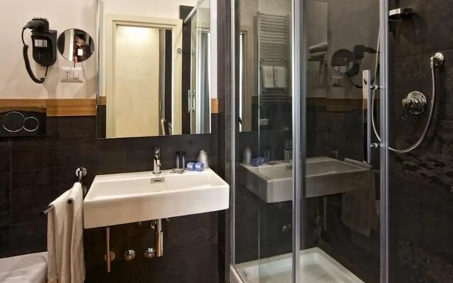 Rhome Terminal Guest House