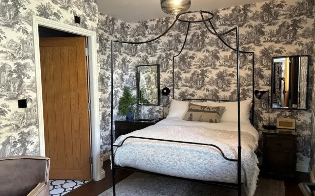 Manor House Lindley