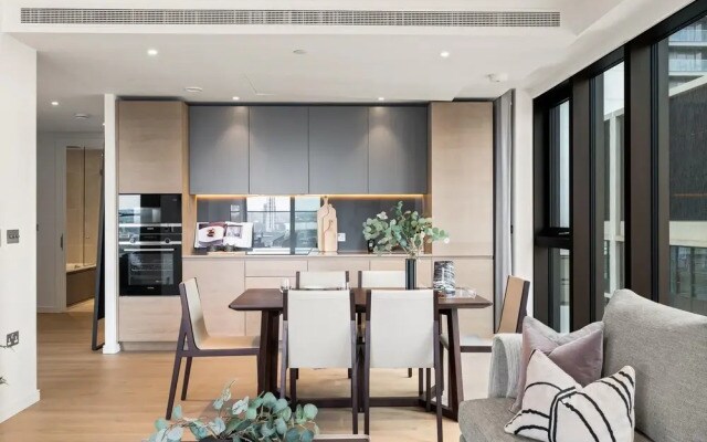 Deluxe two Bedroom Apartment in London s Canary Wharf