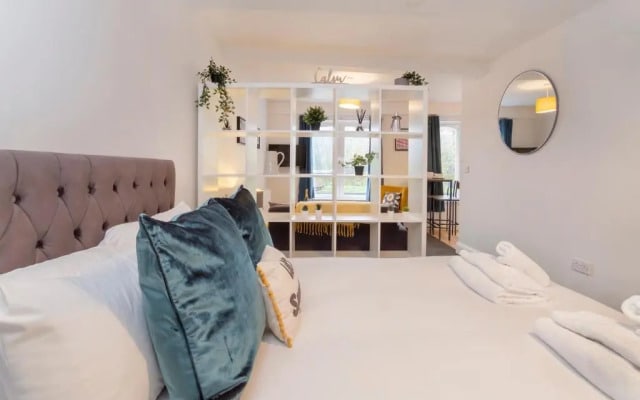 Abbotts Mews - Studio Apartment